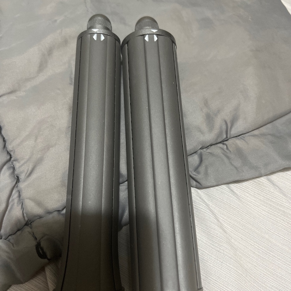 Dyson airwrap 1.6 barrel and 1.2